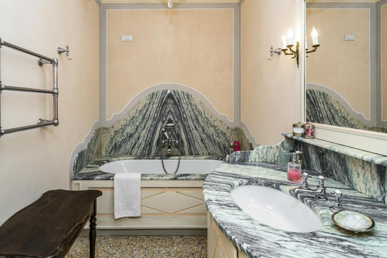 Lussuosa Villa Sulle Sponde Dello Splendido Lago Di Como Torno Eksteriør billede
